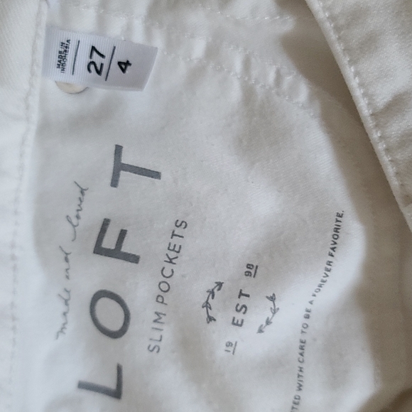 Loft midrise white jeans w/frayed ankles - Picture 6 of 13